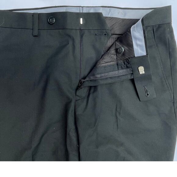 VAN HEUSEN, SIZE 30X32, BLACK, MEN'S DRESS PANTS - Picture 4 of 5
